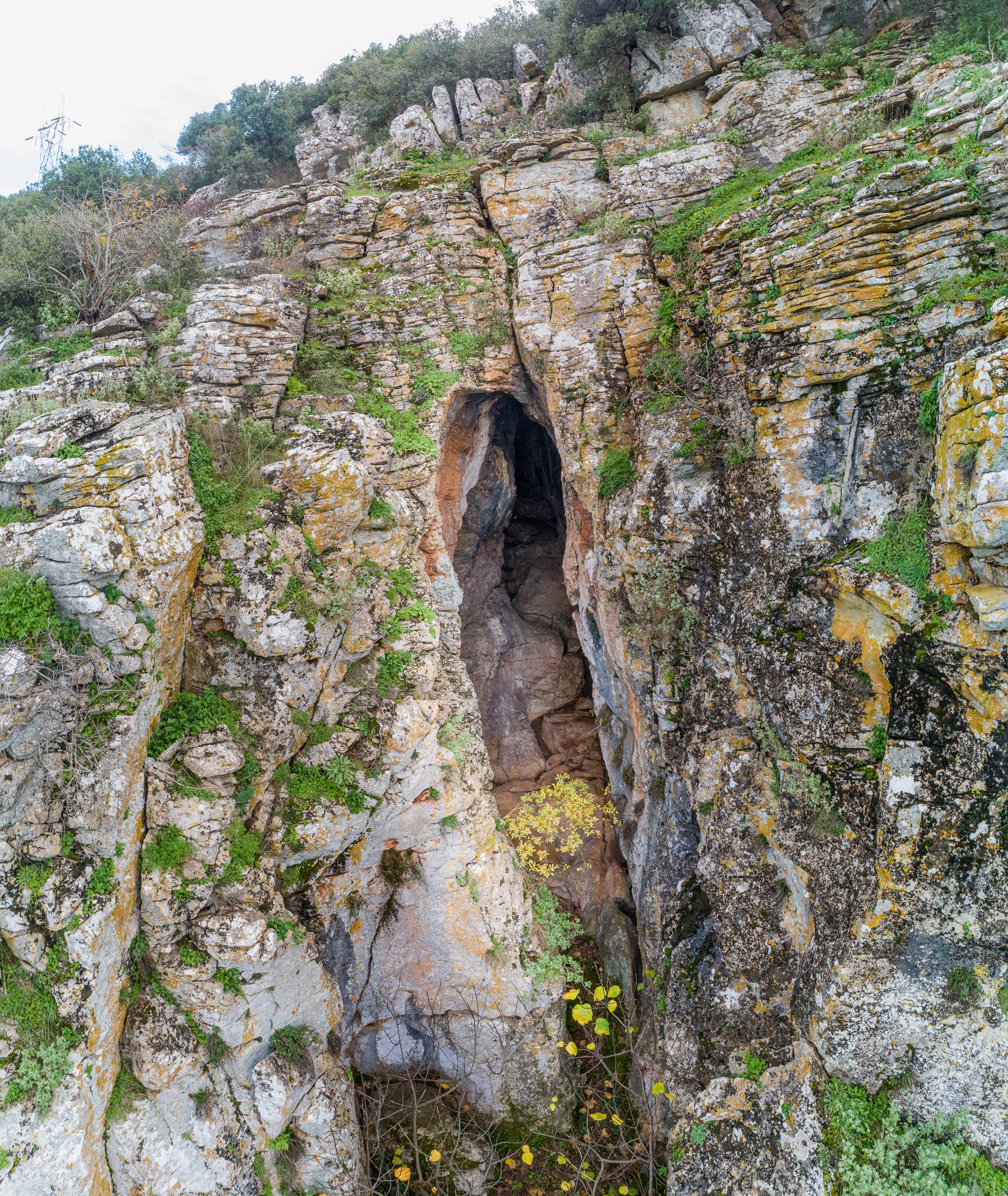 Ιερό Άντρο των Νυμφών και του Πάνα στο Σπήλαιο Καράπλα